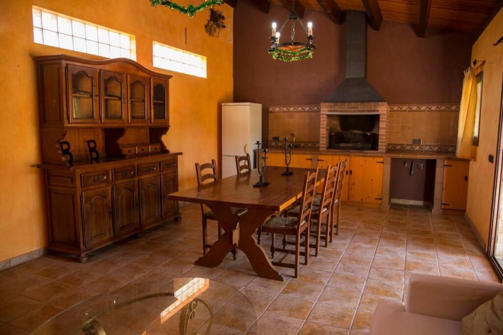 Casa Bella Con Piscina Caldes De Montbui Exterior foto